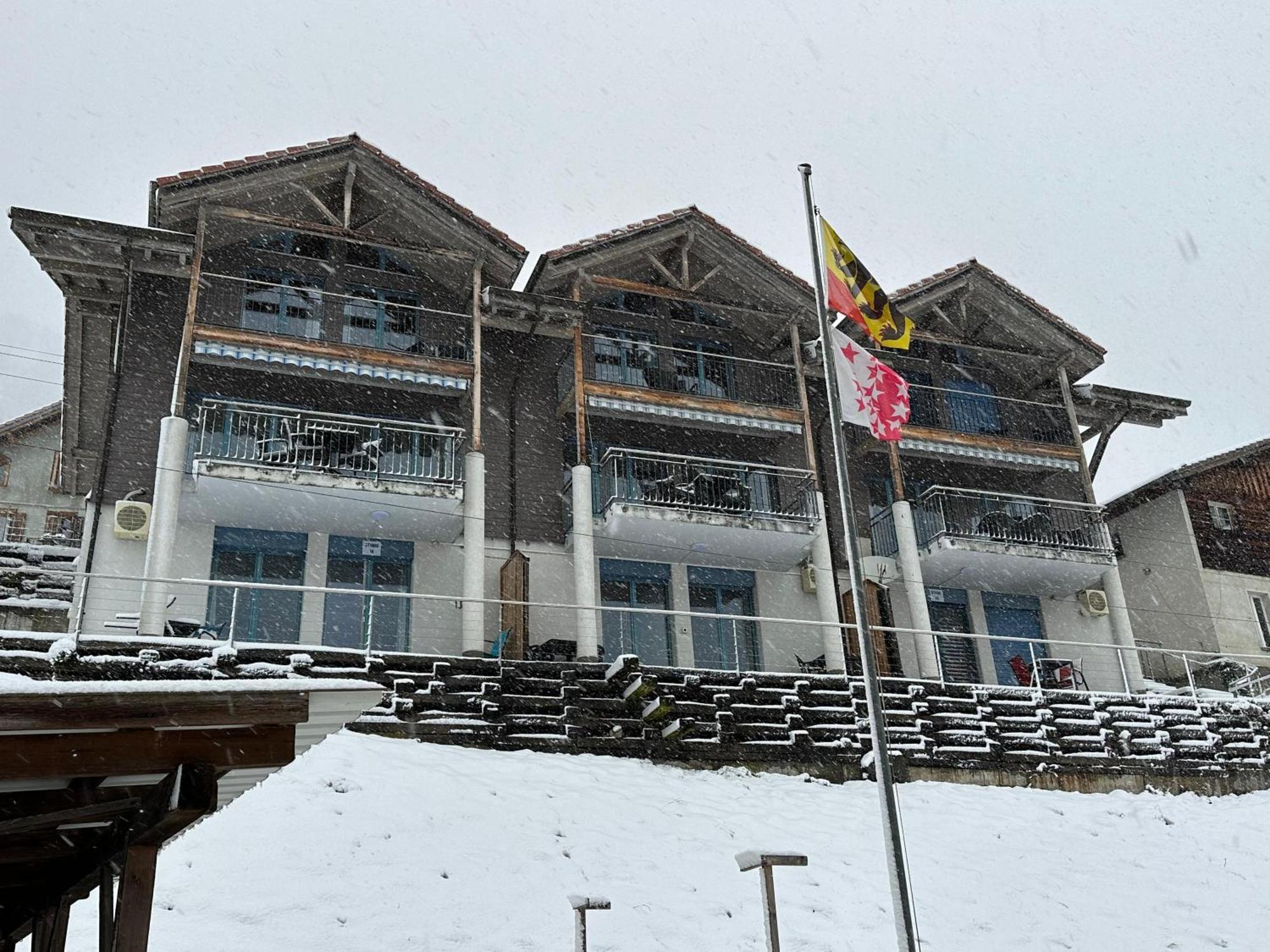Lake Facing Studio Niederried bei Interlaken Exterior foto
